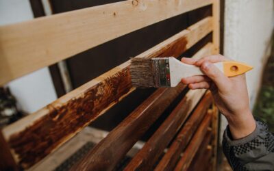 Georgetown Fence Repair vs Staining: How to Choose the Right Service for Your Wood Fence